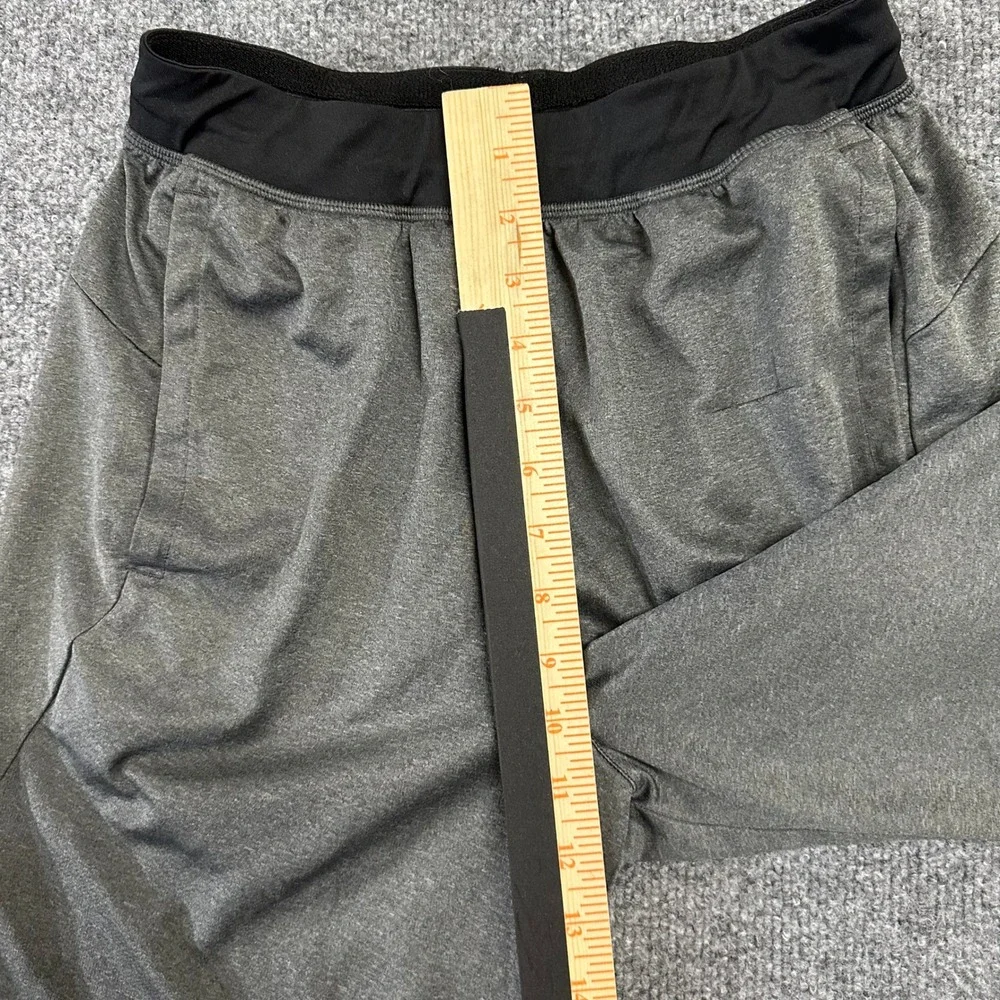 Adidas Shorts Mens Size S Gray Heather Athletic Gym Pockets Good Condition Snag
